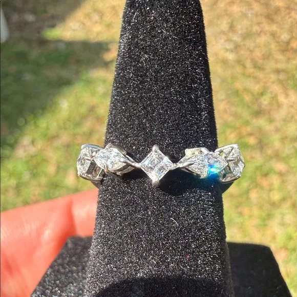 Elegant 925 Sterling Silver Diamond Ring - Picture 10 of 12